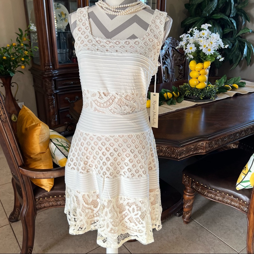 Ryan Michelle | lace fit-n-flare dress | size M